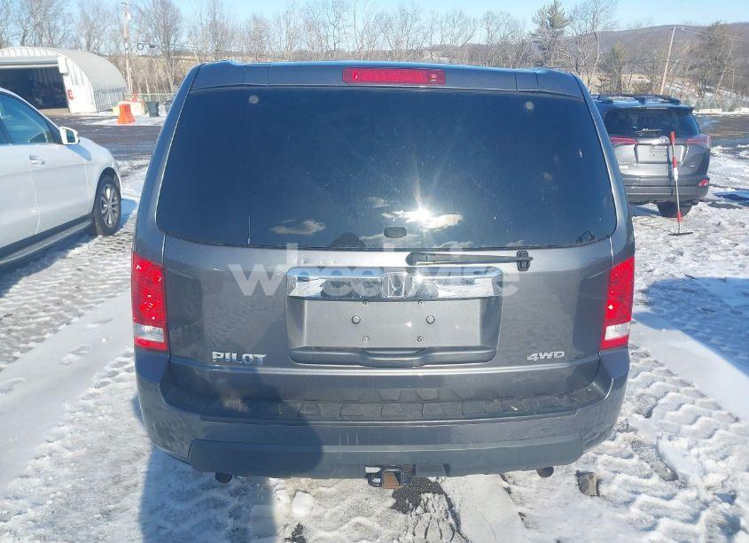 Photo 16 of 2011 Honda Pilot LX (VIN 5FNYF4H2XBB103767)