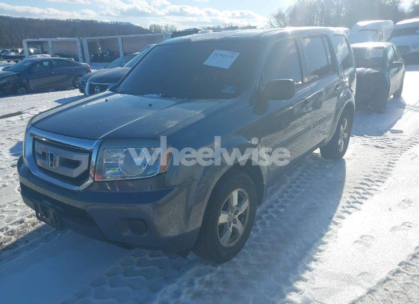 Photo 2 of 2011 Honda Pilot LX (VIN 5FNYF4H2XBB103767)