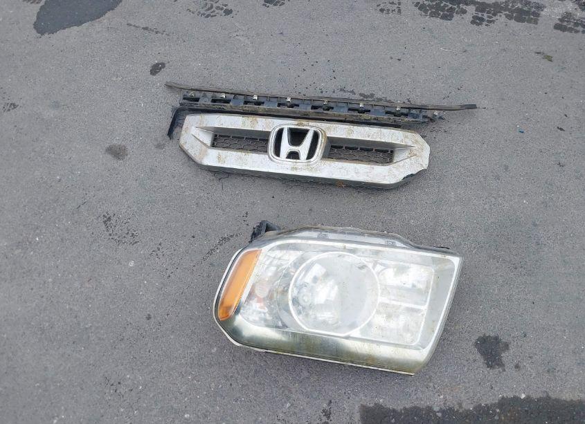 Photo 11 of 2011 Honda Pilot LX (VIN 5FNYF4H2XBB104062)