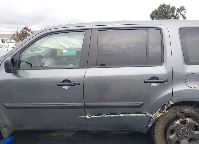 Photo 14 of 2011 Honda Pilot LX (VIN 5FNYF4H2XBB104062)