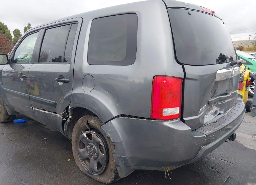 Photo 18 of 2011 Honda Pilot LX (VIN 5FNYF4H2XBB104062)