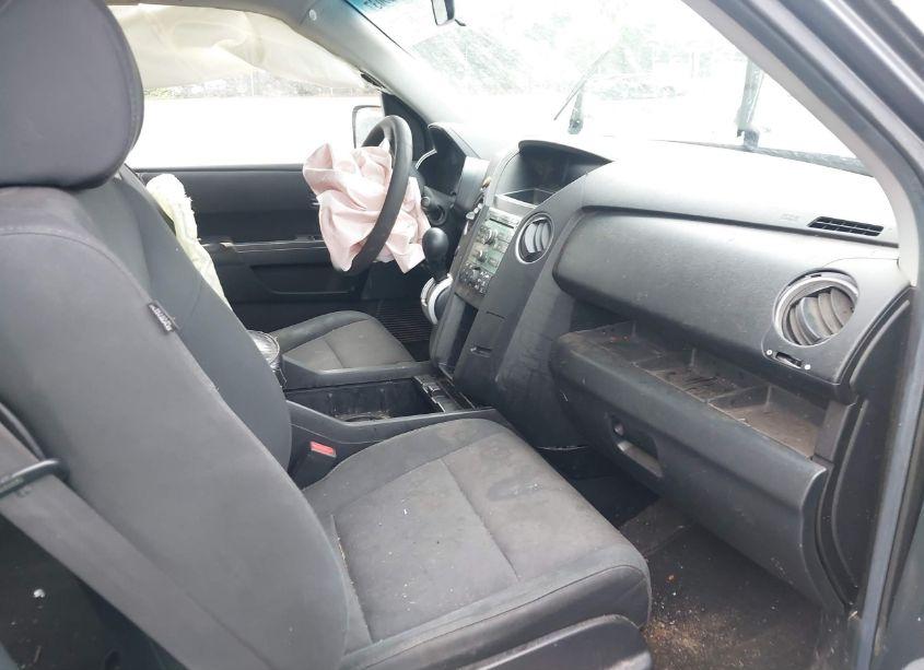 Photo 5 of 2011 Honda Pilot LX (VIN 5FNYF4H2XBB104062)