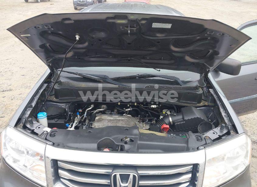 Photo 10 of 2014 Honda Pilot LX (VIN 5FNYF4H2XEB004614)