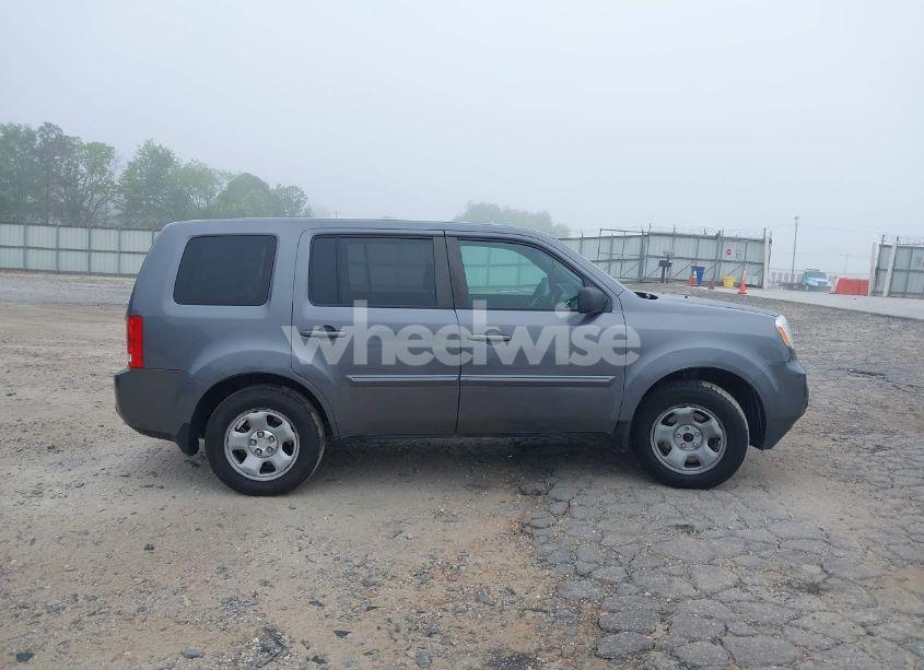 Photo 13 of 2014 Honda Pilot LX (VIN 5FNYF4H2XEB004614)