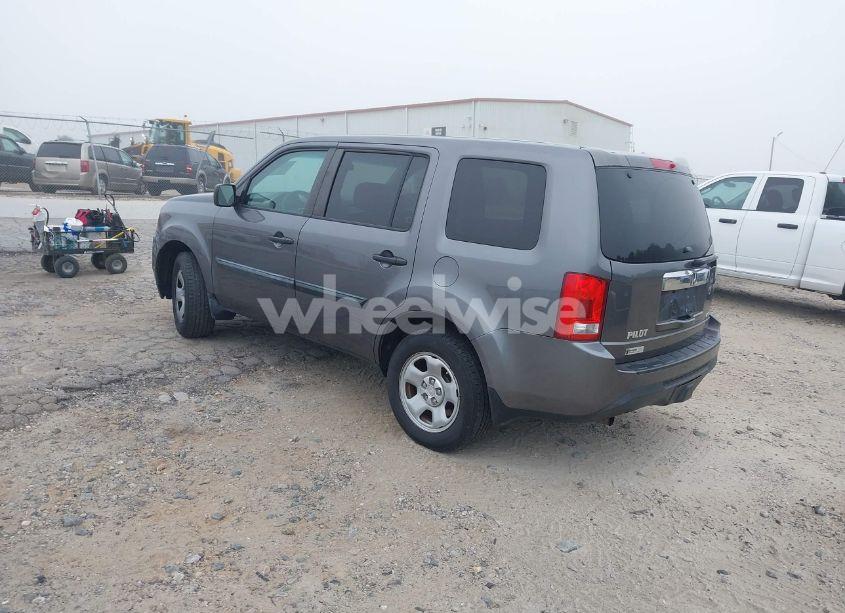 Photo 3 of 2014 Honda Pilot LX (VIN 5FNYF4H2XEB004614)