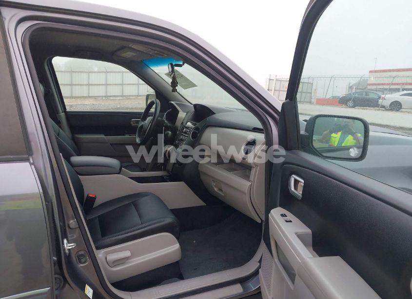 Photo 5 of 2014 Honda Pilot LX (VIN 5FNYF4H2XEB004614)