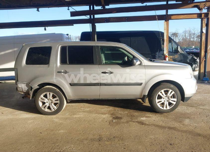 Photo 14 of 2015 Honda Pilot LX (VIN 5FNYF4H2XFB013573)