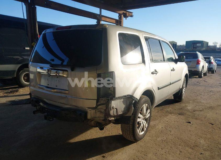 Photo 4 of 2015 Honda Pilot LX (VIN 5FNYF4H2XFB013573)