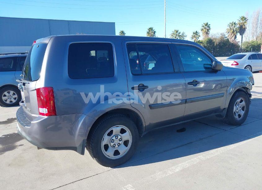 Photo 4 of 2015 Honda Pilot LX (VIN 5FNYF4H2XFB016635)