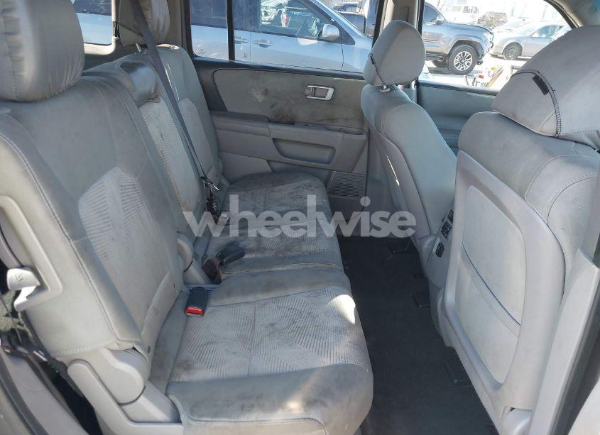 Photo 8 of 2015 Honda Pilot LX (VIN 5FNYF4H2XFB016635)