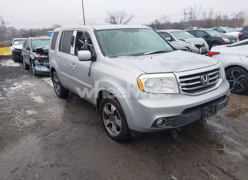 2015 Honda Pilot SE (VIN 5FNYF4H30FB054237) main photo