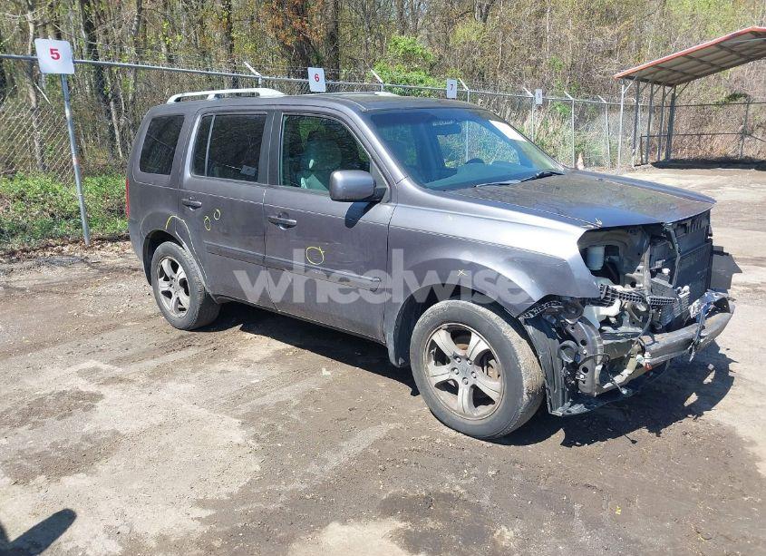 2015 Honda Pilot SE (VIN 5FNYF4H32FB032255) main photo