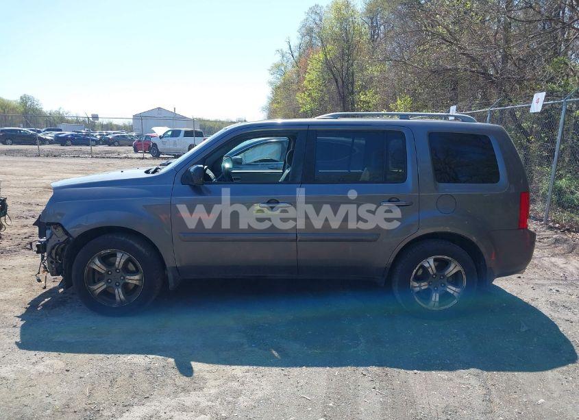 Photo 14 of 2015 Honda Pilot SE (VIN 5FNYF4H32FB032255)