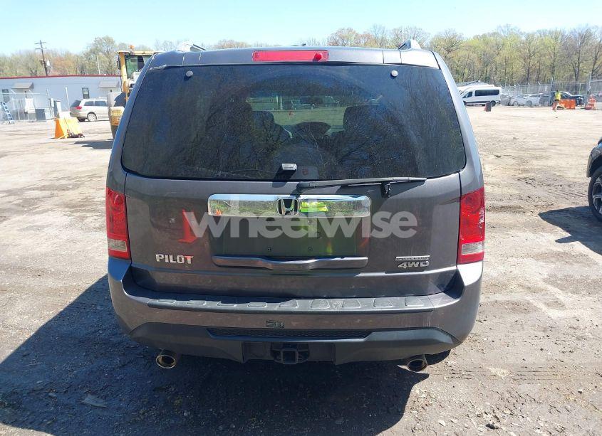 Photo 16 of 2015 Honda Pilot SE (VIN 5FNYF4H32FB032255)
