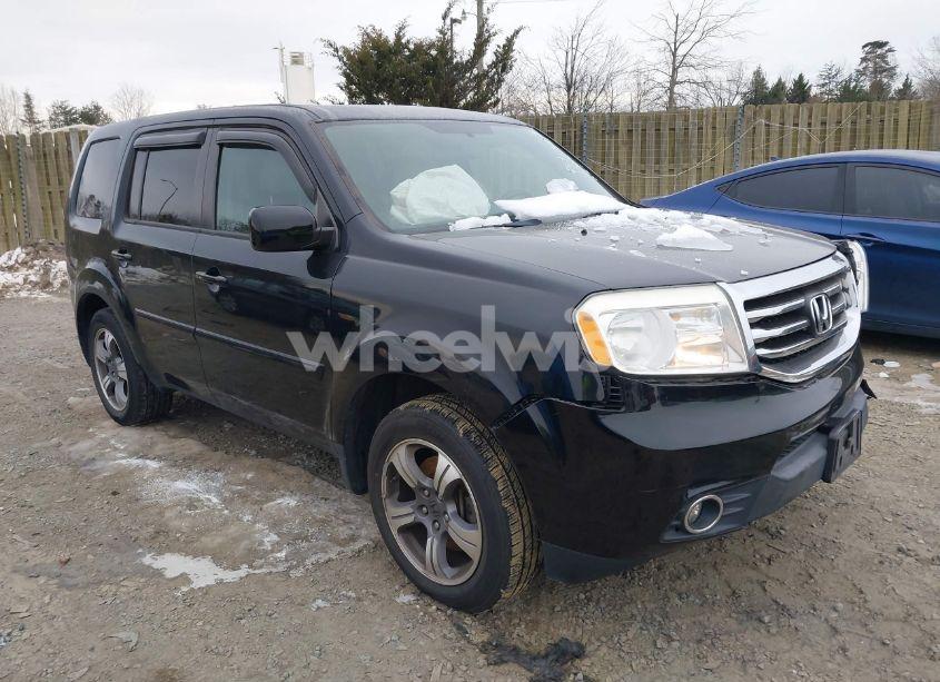 2015 Honda Pilot SE (VIN 5FNYF4H32FB046432) main photo