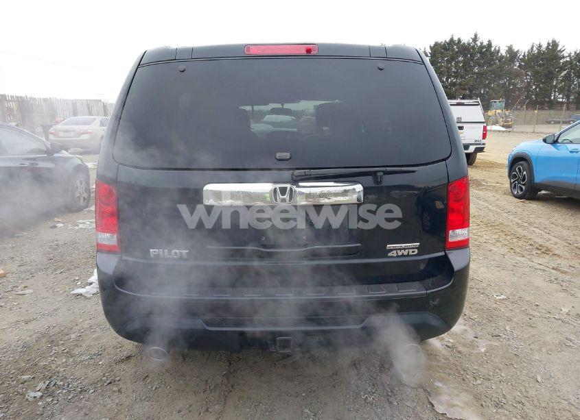 Photo 16 of 2015 Honda Pilot SE (VIN 5FNYF4H32FB046432)