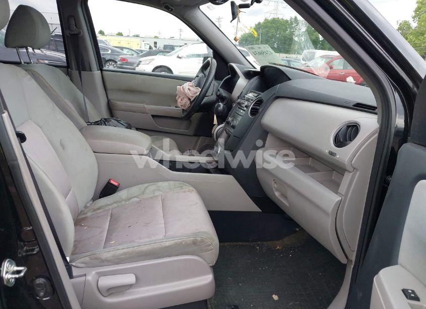 Photo 5 of 2015 Honda Pilot SE (VIN 5FNYF4H34FB076354)