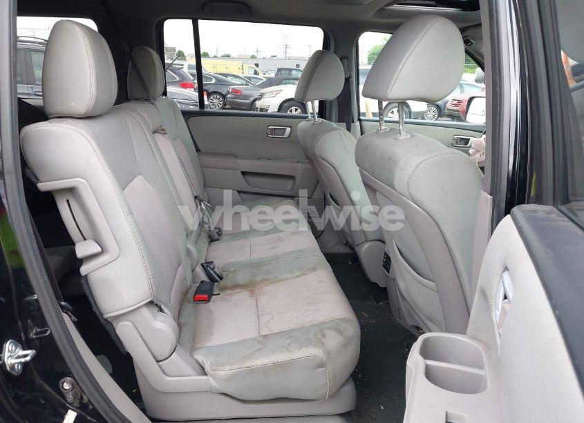 Photo 8 of 2015 Honda Pilot SE (VIN 5FNYF4H34FB076354)