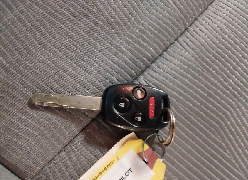 Photo 11 of 2015 Honda Pilot SE (VIN 5FNYF4H35FB046408)