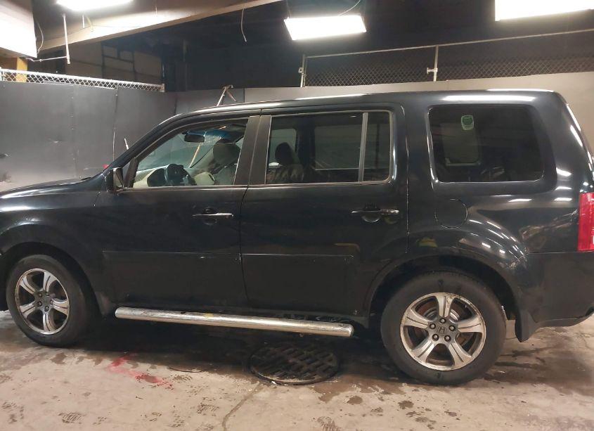 Photo 14 of 2015 Honda Pilot SE (VIN 5FNYF4H35FB046408)