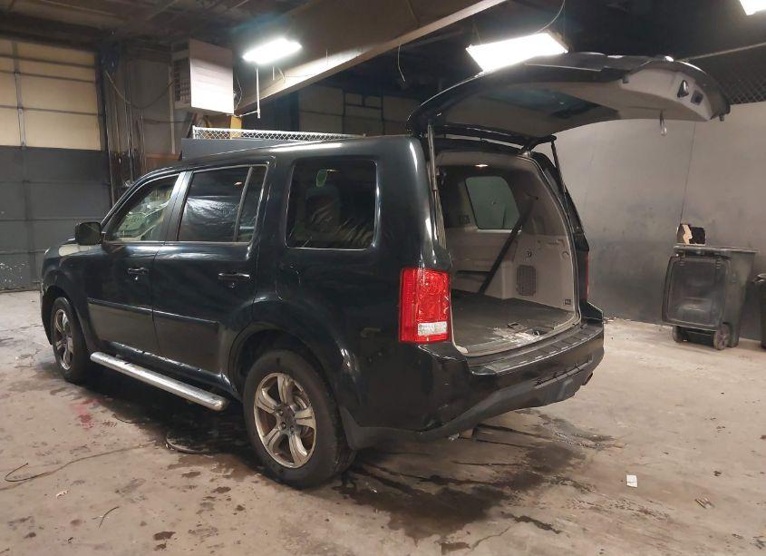 Photo 3 of 2015 Honda Pilot SE (VIN 5FNYF4H35FB046408)