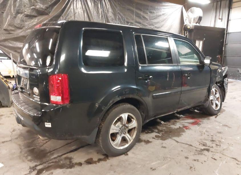 Photo 4 of 2015 Honda Pilot SE (VIN 5FNYF4H35FB046408)