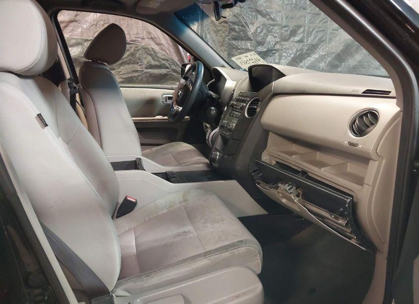 Photo 5 of 2015 Honda Pilot SE (VIN 5FNYF4H35FB046408)