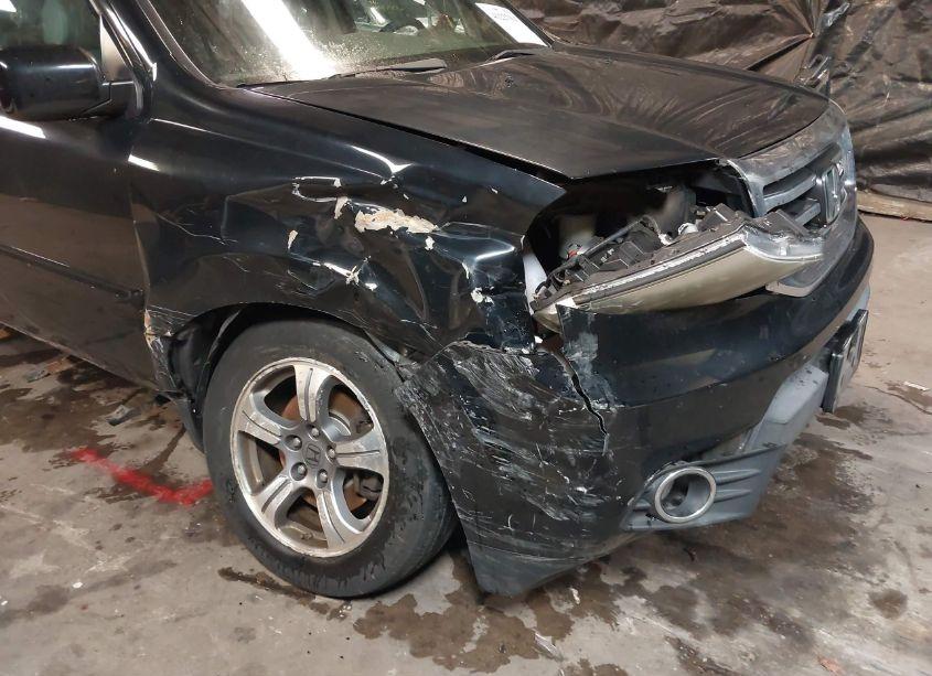 Photo 6 of 2015 Honda Pilot SE (VIN 5FNYF4H35FB046408)