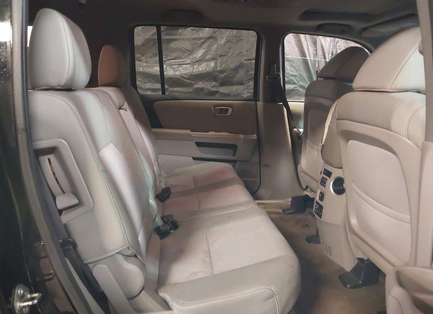 Photo 8 of 2015 Honda Pilot SE (VIN 5FNYF4H35FB046408)