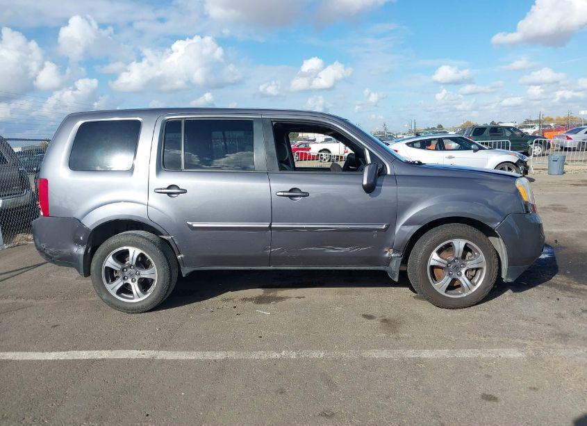 Photo 13 of 2015 Honda Pilot SE (VIN 5FNYF4H35FB074886)