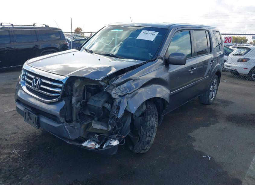 Photo 6 of 2015 Honda Pilot SE (VIN 5FNYF4H35FB074886)