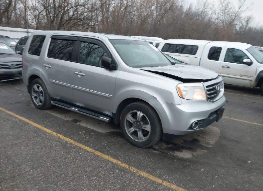 2015 Honda Pilot SE (VIN 5FNYF4H35FB074936) main photo