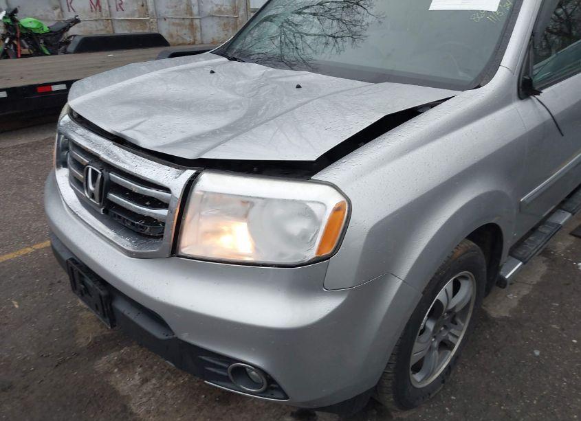 Photo 6 of 2015 Honda Pilot SE (VIN 5FNYF4H35FB074936)