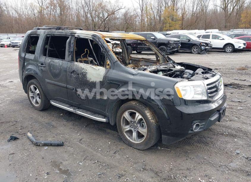 2015 Honda Pilot SE (VIN 5FNYF4H38FB074459) main photo