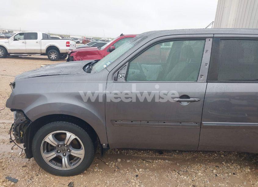 Photo 21 of 2015 Honda Pilot SE (VIN 5FNYF4H39FB055130)