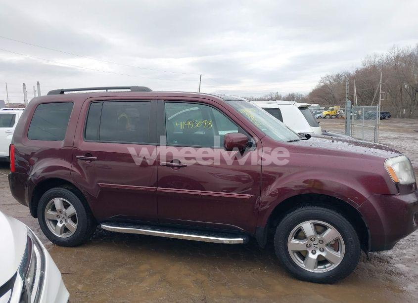 Photo 13 of 2011 Honda Pilot EX (VIN 5FNYF4H40BB047999)
