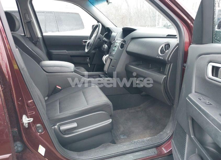 Photo 5 of 2011 Honda Pilot EX (VIN 5FNYF4H40BB047999)