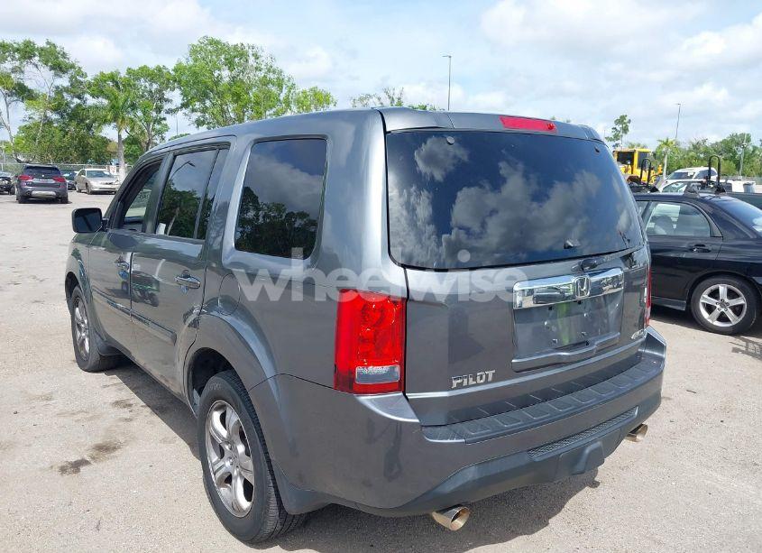 Photo 3 of 2013 Honda Pilot EX (VIN 5FNYF4H40DB019588)