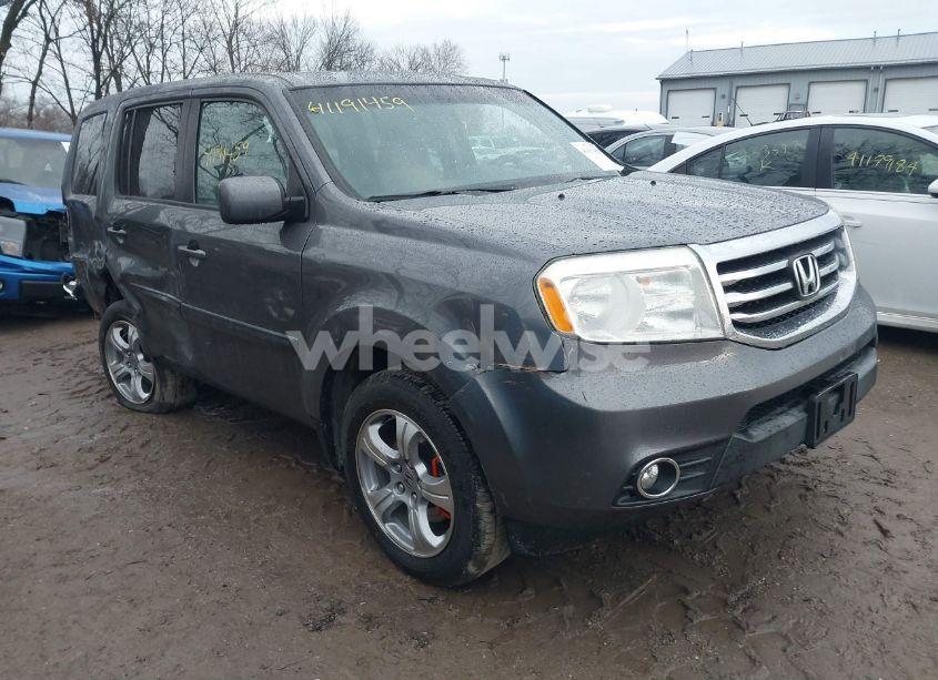 2014 Honda Pilot EX (VIN 5FNYF4H41EB010092) main photo