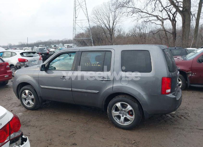 Photo 13 of 2014 Honda Pilot EX (VIN 5FNYF4H41EB010092)