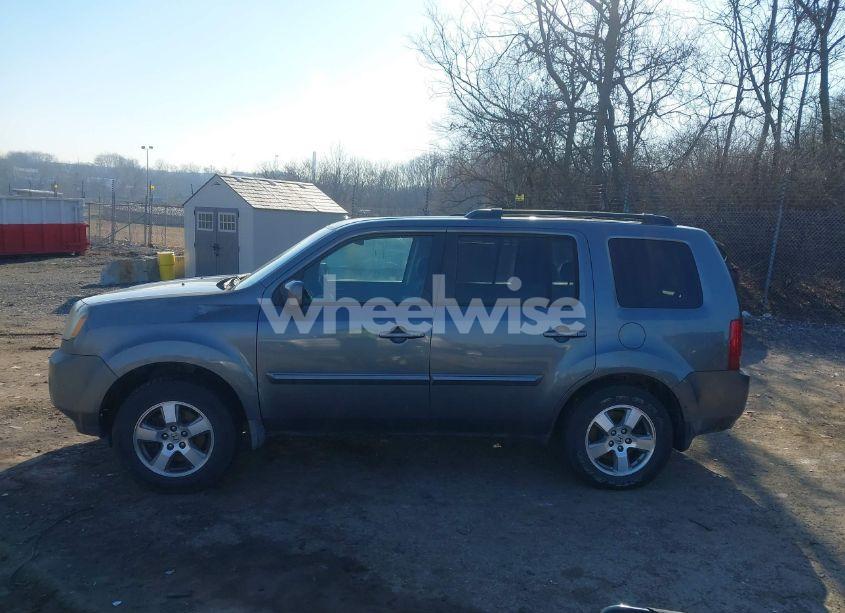 Photo 14 of 2010 Honda Pilot EX (VIN 5FNYF4H42AB018597)