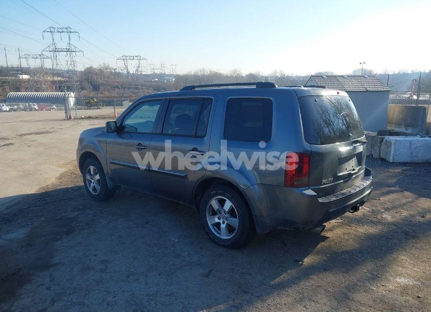 Photo 3 of 2010 Honda Pilot EX (VIN 5FNYF4H42AB018597)