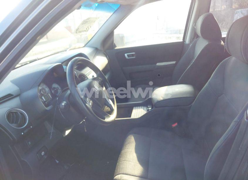 Photo 5 of 2010 Honda Pilot EX (VIN 5FNYF4H42AB018597)