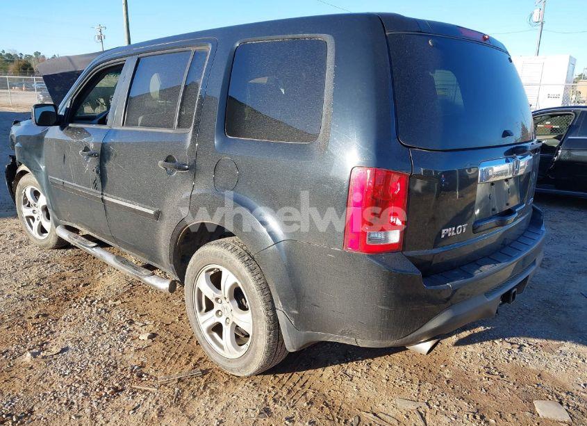 Photo 3 of 2015 Honda Pilot EX (VIN 5FNYF4H42FB025153)