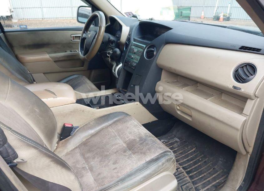 Photo 5 of 2011 Honda Pilot EX (VIN 5FNYF4H43BB064876)