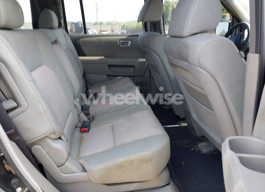 Photo 8 of 2011 Honda Pilot EX (VIN 5FNYF4H43BB072993)