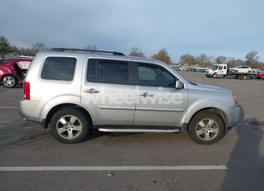 Photo 14 of 2011 Honda Pilot EX (VIN 5FNYF4H43BB085680)