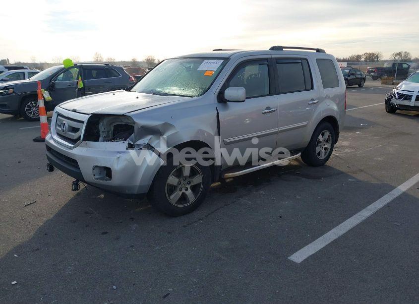 Photo 2 of 2011 Honda Pilot EX (VIN 5FNYF4H43BB085680)