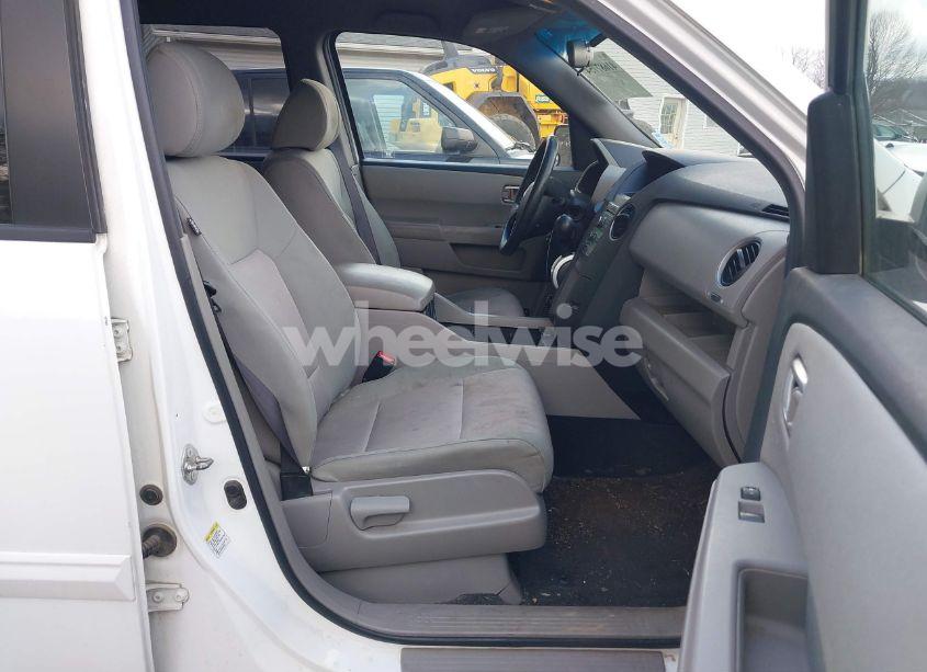 Photo 5 of 2011 Honda Pilot EX (VIN 5FNYF4H43BB088210)