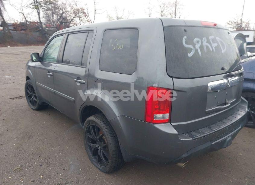 Photo 3 of 2013 Honda Pilot EX (VIN 5FNYF4H43DB001215)